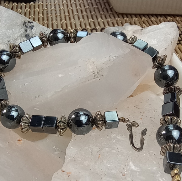 Hematite-colored Bead Bracelet, 7.5" Non-Magnetic 15.59gm - Picture 5 of 5